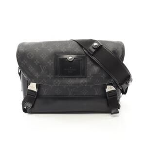 Louis Vuitton Messenger Voyage Shoulder Bag Leather Eclipse Black